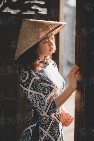 这个男子从事魔法工作